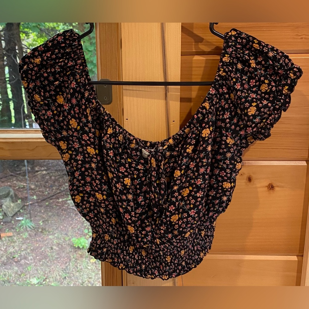 Junior crop top. Size S